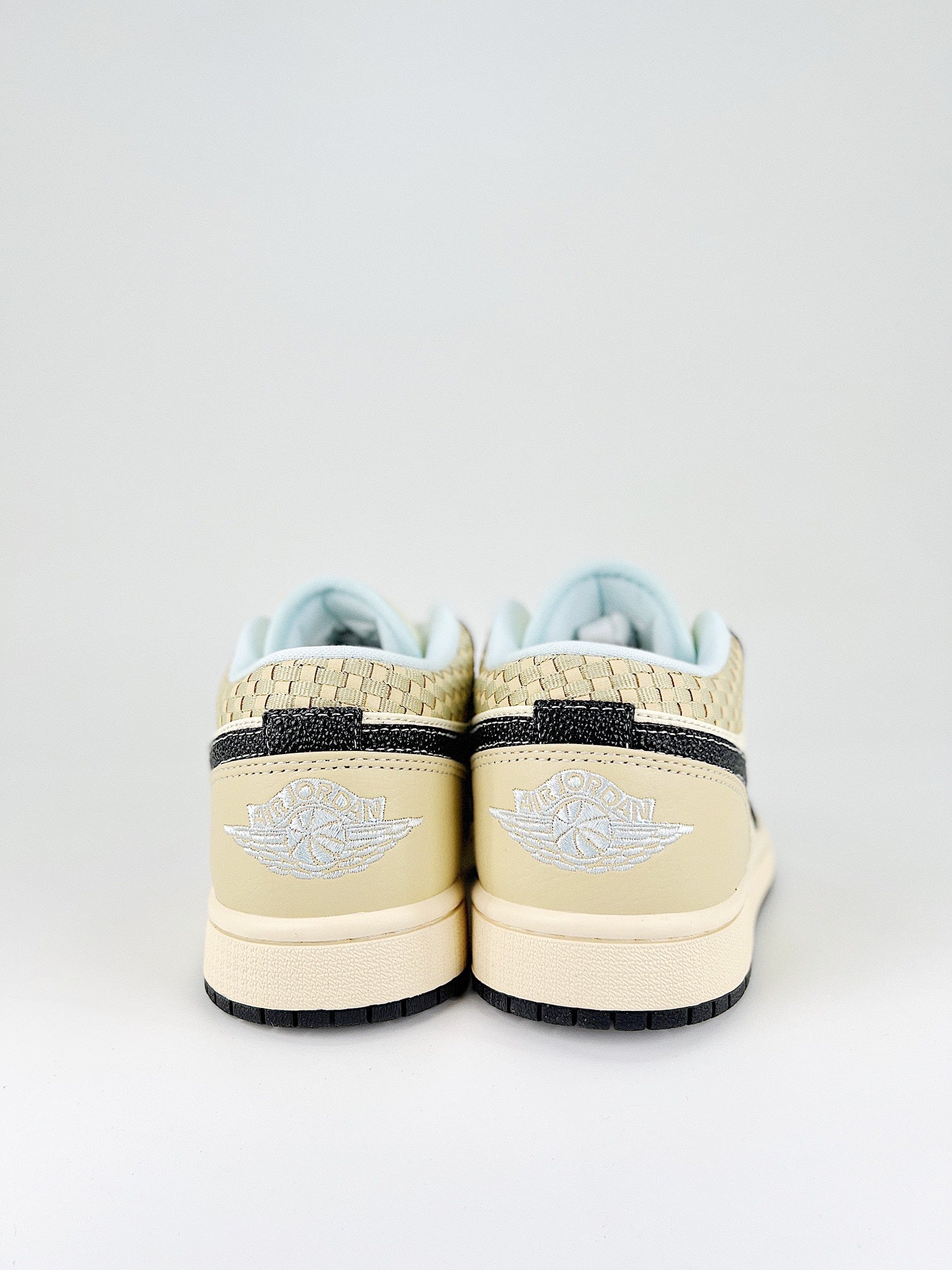 Air Jordan 1 Low SE Coconut Milk Black Muslin