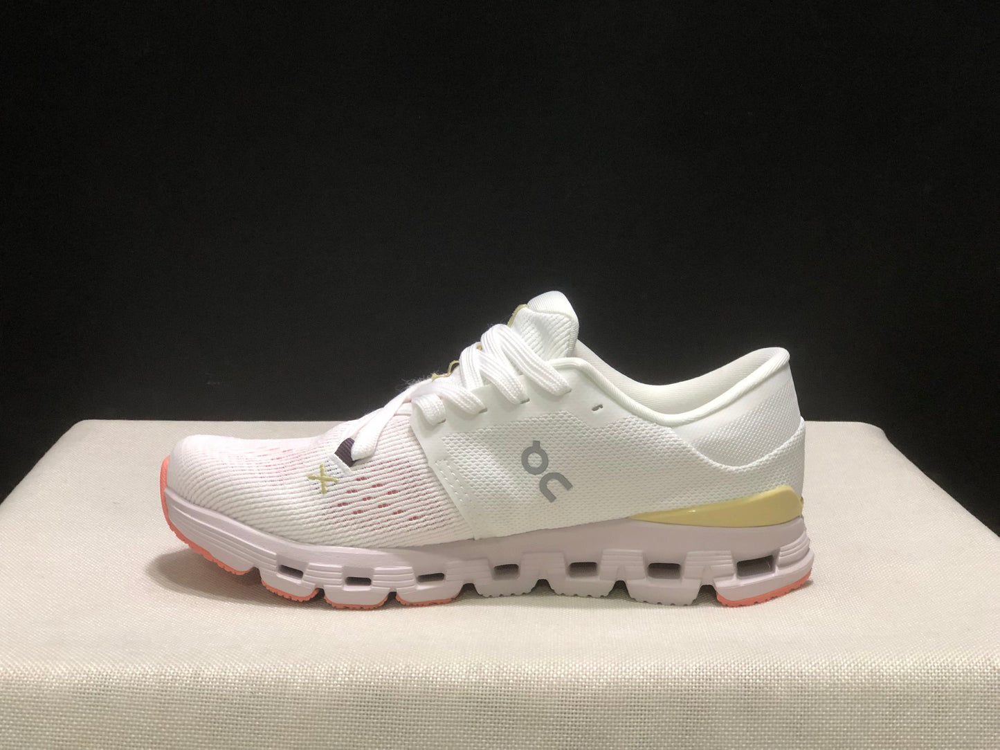 Tênis On Running Cloud X 4