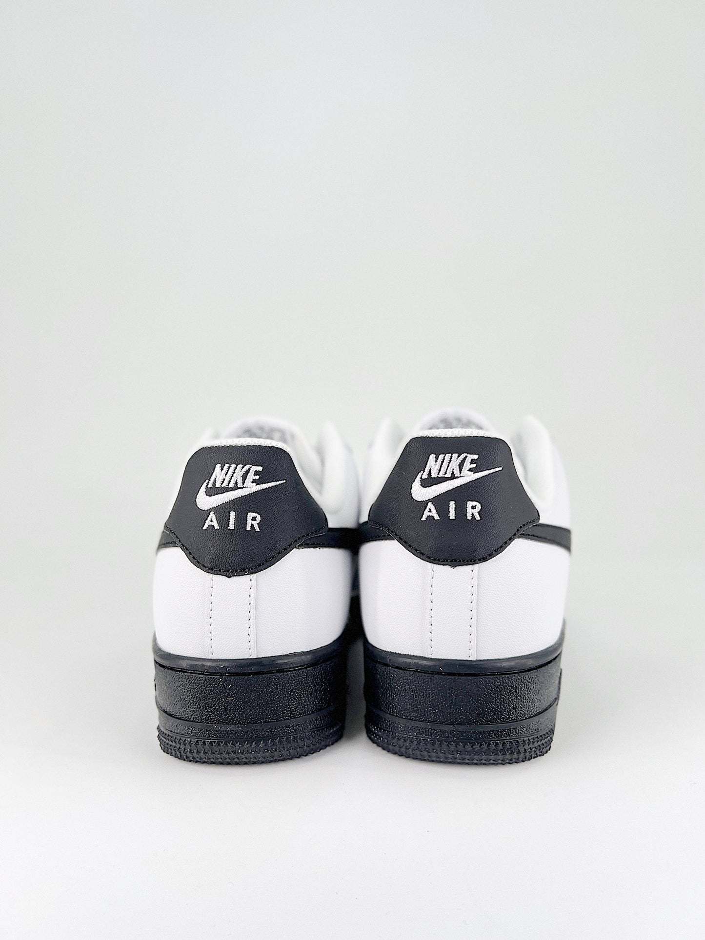 Nike Air Force 1 Low White Black Midsole