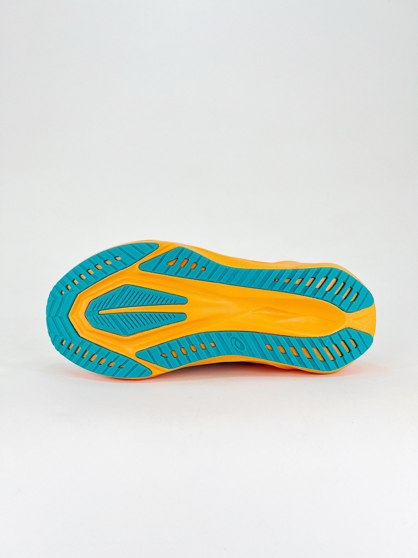 Tênis Asics Novablast 5