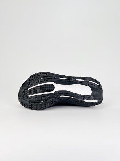 Tênis Y-3 Ultraboost Light 23