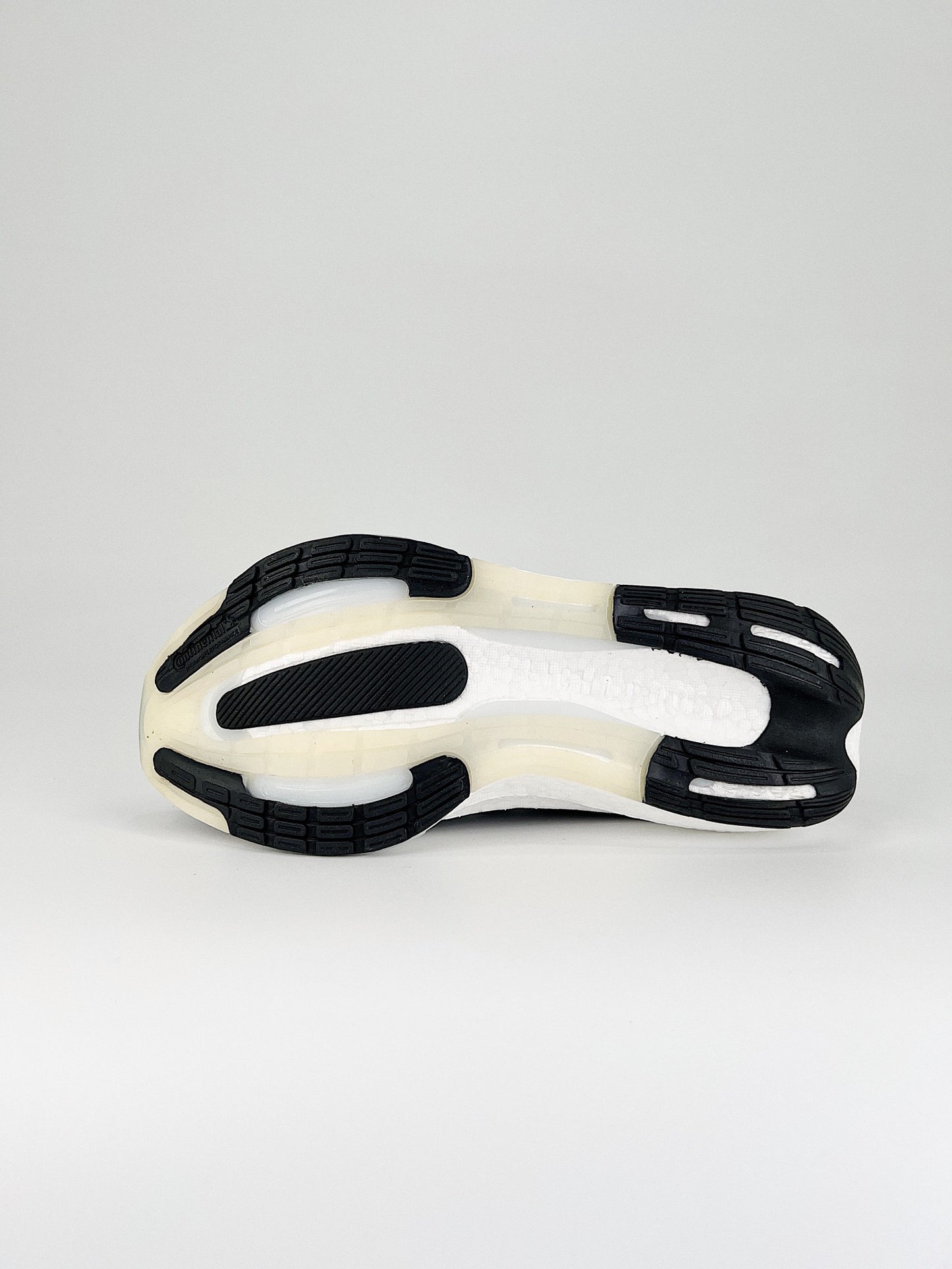 Tênis Adidas UltraBoost Light 23