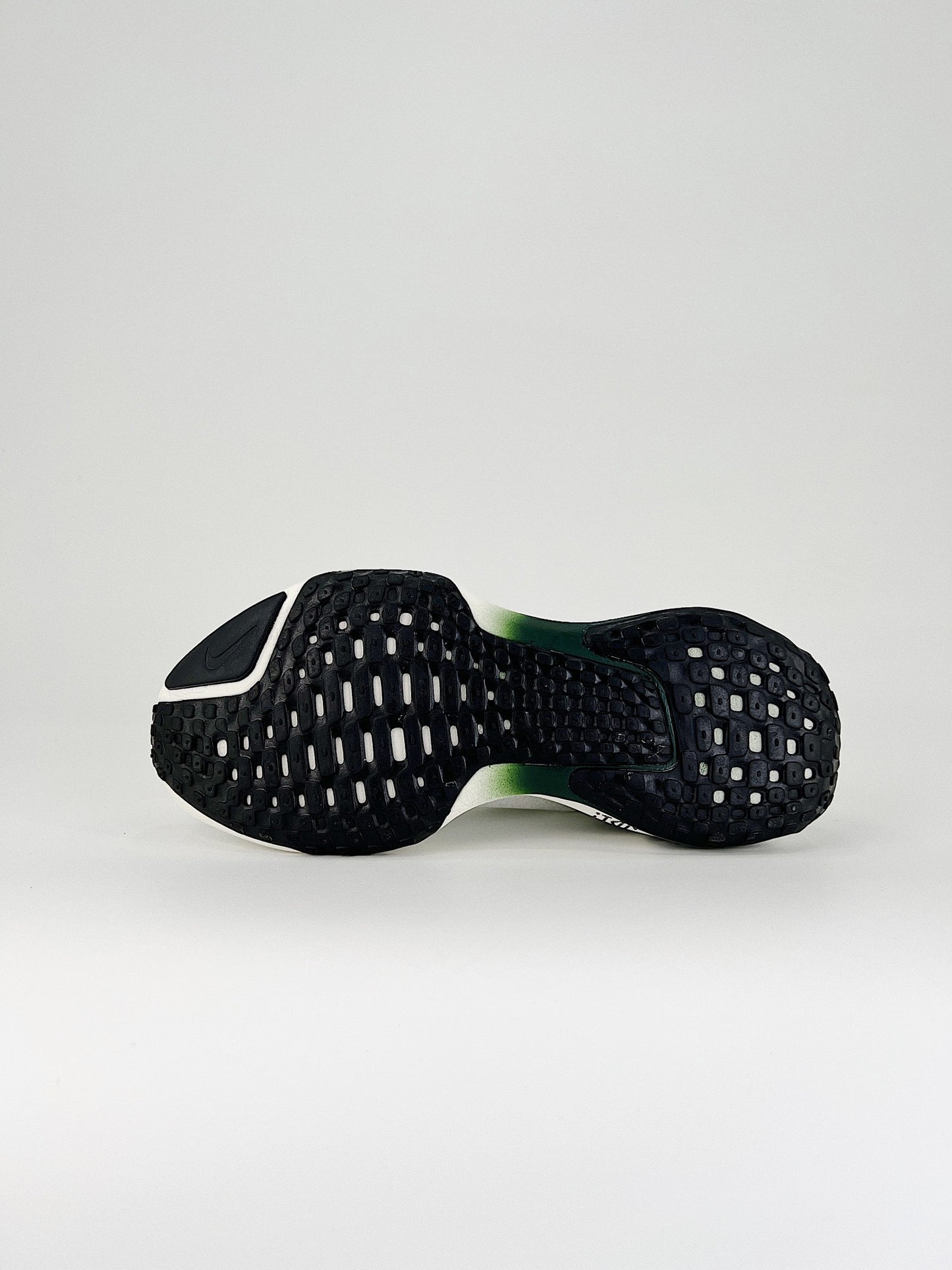 Tênis Nike Invincible 3