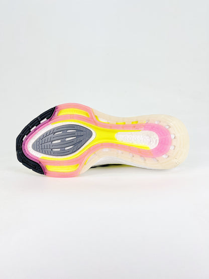 Tênis Adidas UltraBoost 21