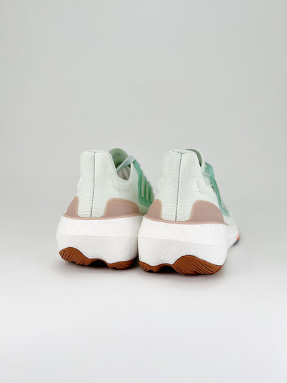Tênis Adidas UltraBoost Light 23