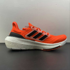 Tênis Adidas UltraBoost Light 23