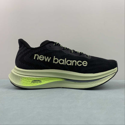 Tênis New Balance Fuelcell Supercomp Trainer V2