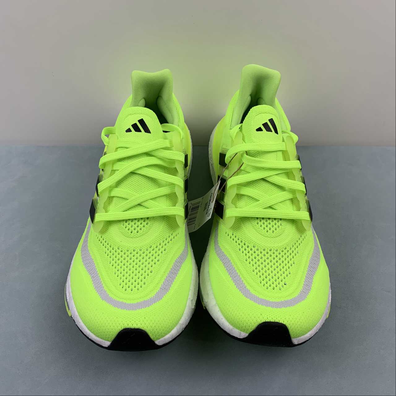 Tênis Adidas UltraBoost Light 23