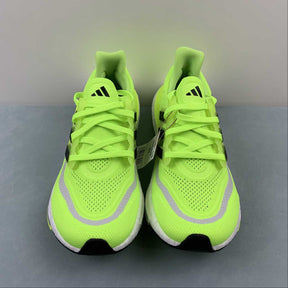 Tênis Adidas UltraBoost Light 23