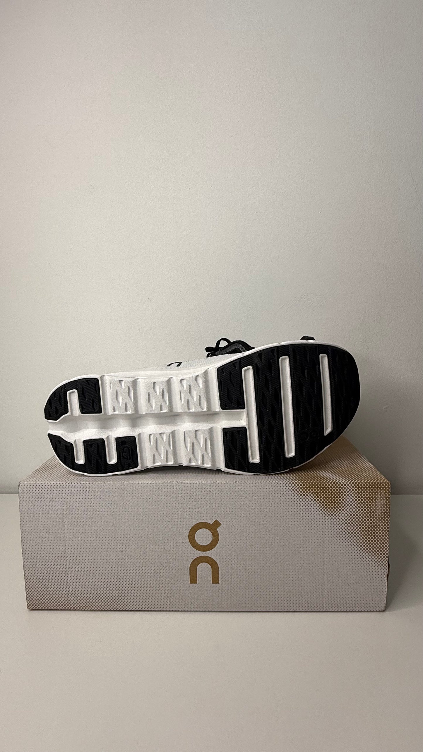 Tênis On Running Cloudtilt - PRONTA ENTREGA