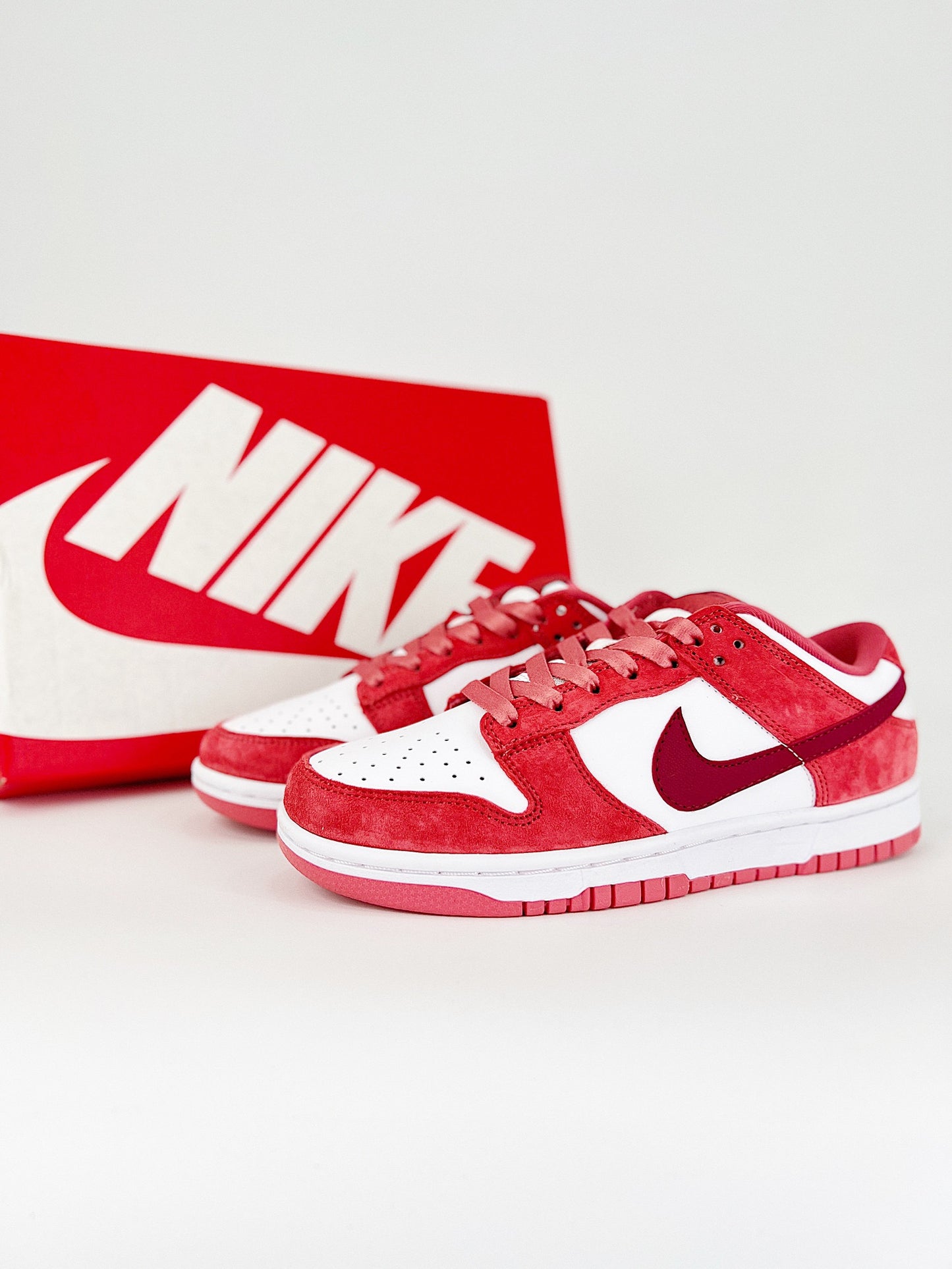 Nike Dunk Low Valentine's Day