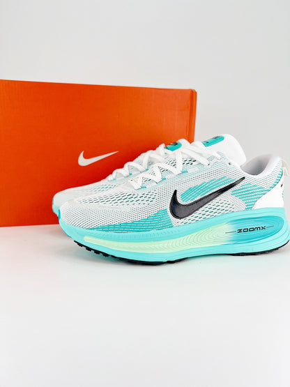 Tênis Nike Vomero 18