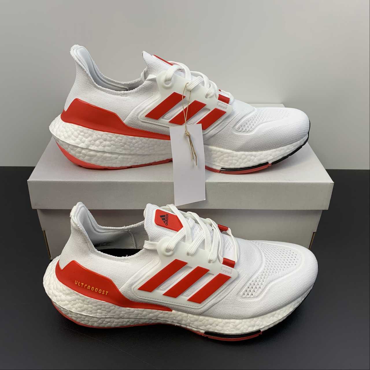 Tênis Adidas UltraBoost 22