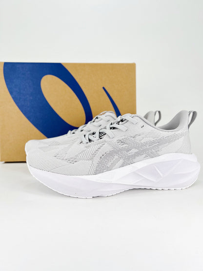 Tênis Asics Novablast 5