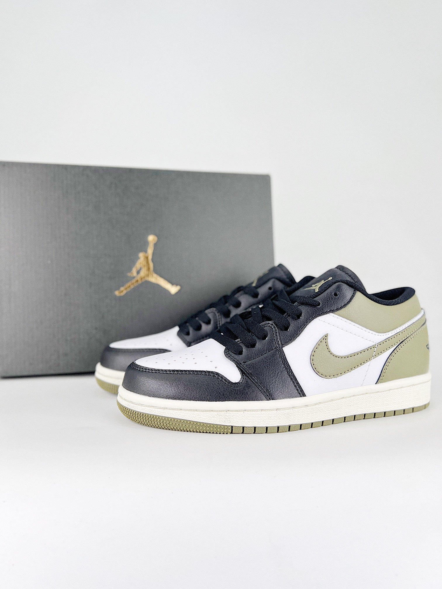 Air Jordan 1 Low Olive Green