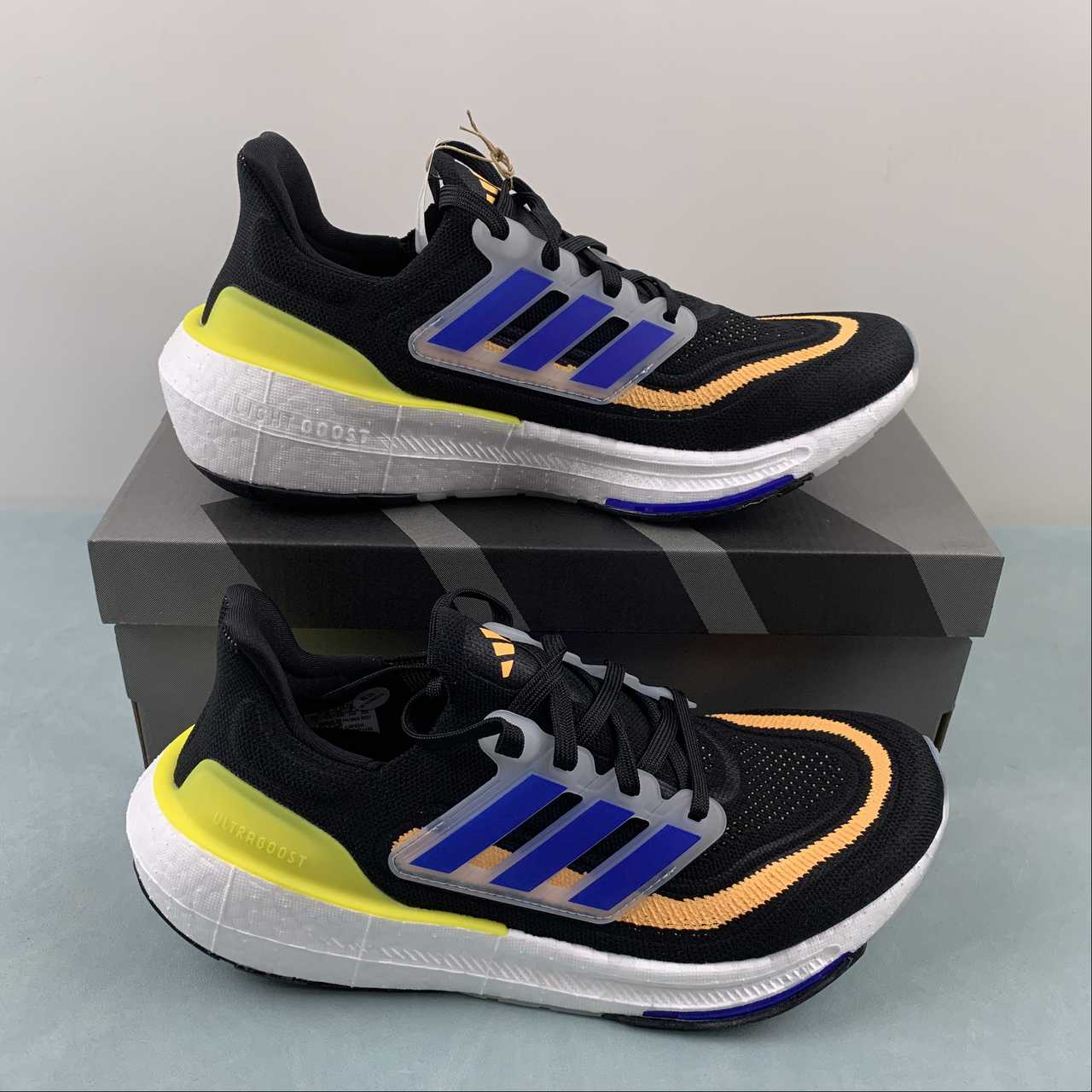 Tênis Adidas UltraBoost Light 23