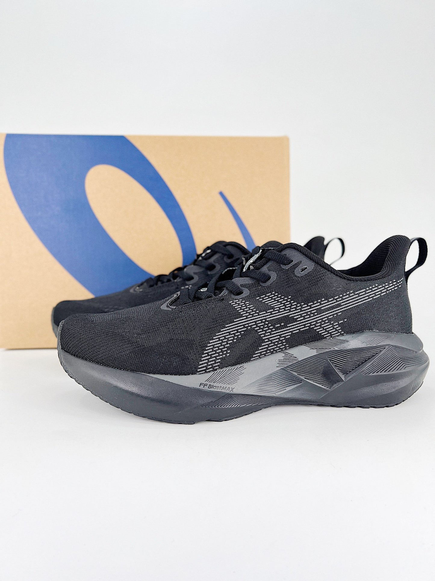 Tênis Asics Novablast 5
