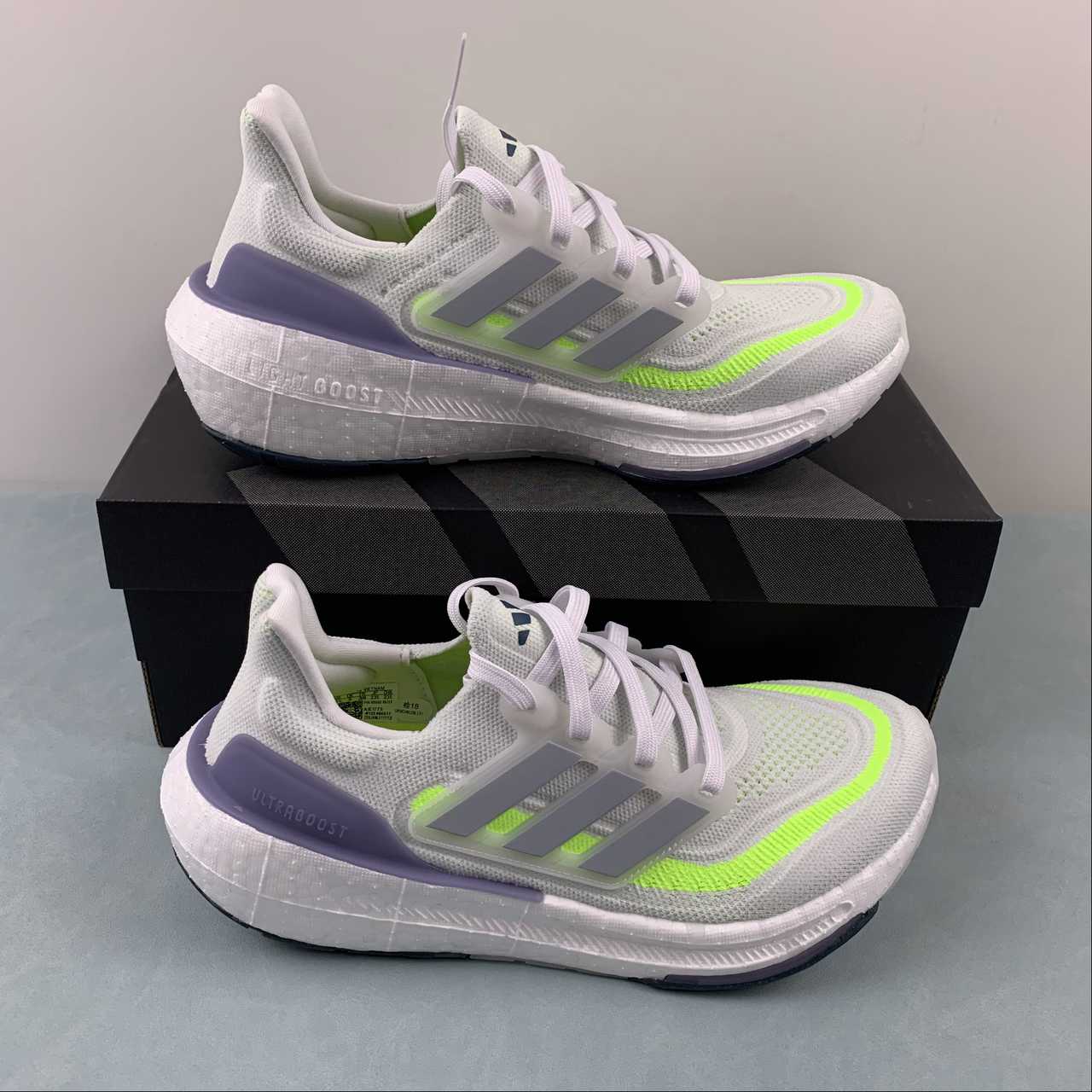 Tênis Adidas UltraBoost Light 23