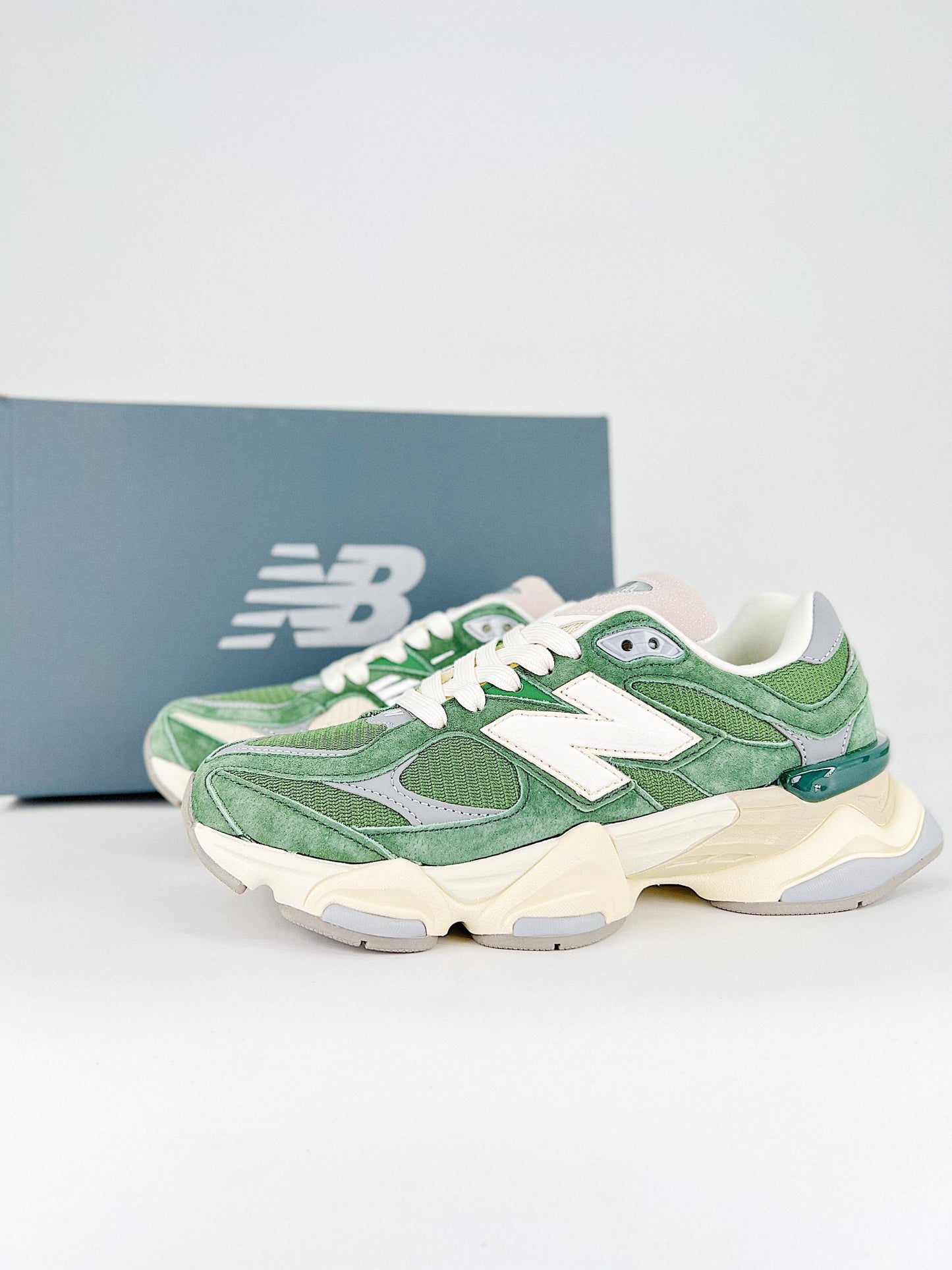 New Balance 9060 Nori