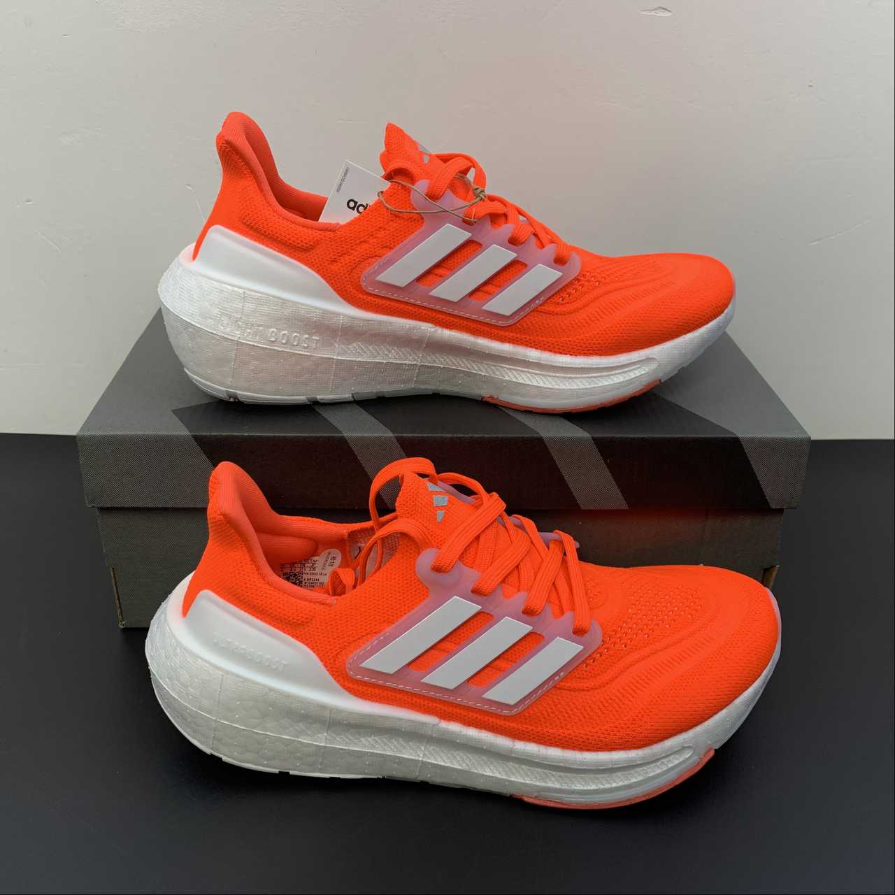 Tênis Adidas UltraBoost Light 23