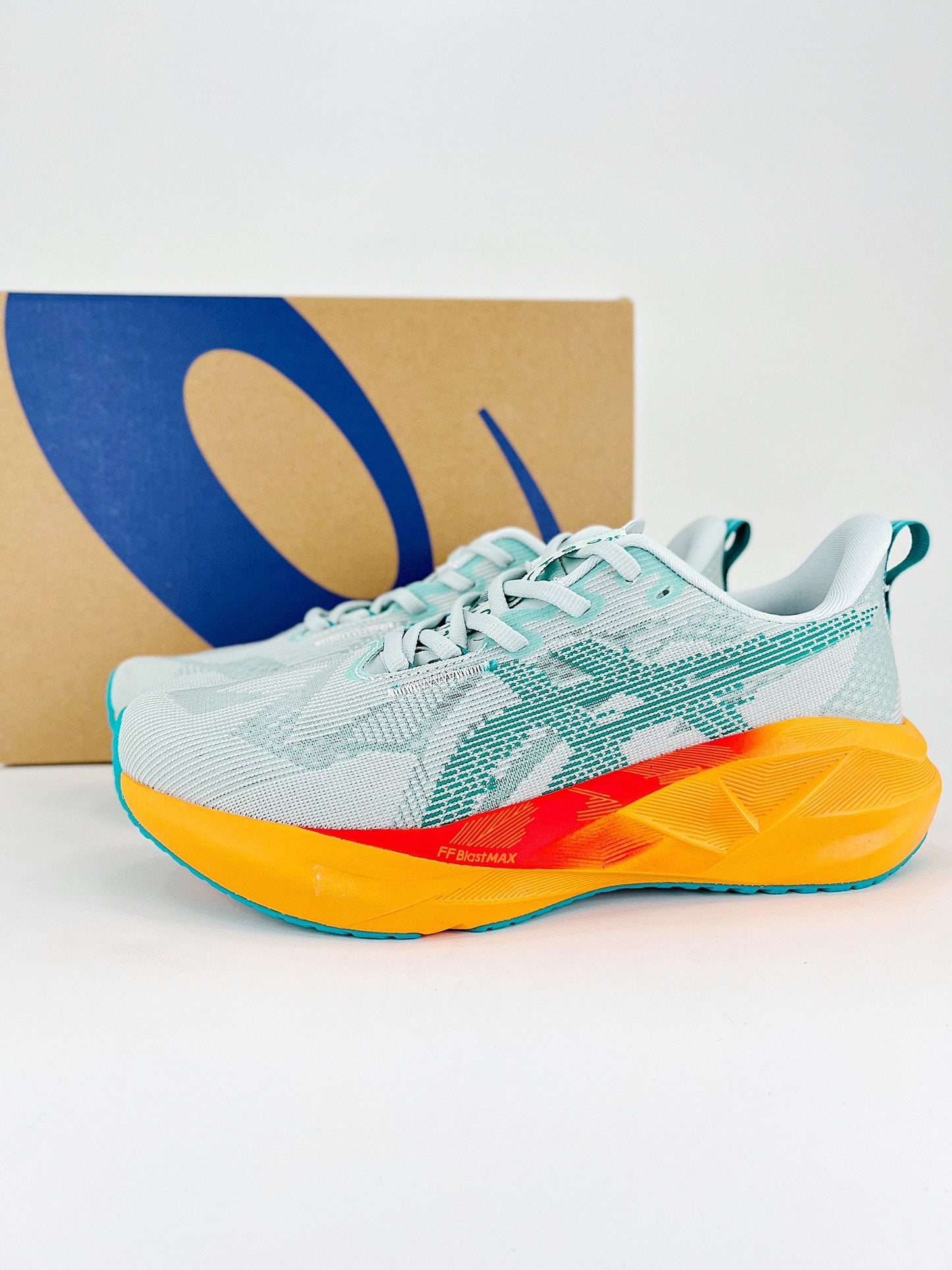 Tênis Asics Novablast 5