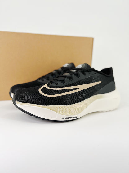 Tênis Nike Zoom Fly 5