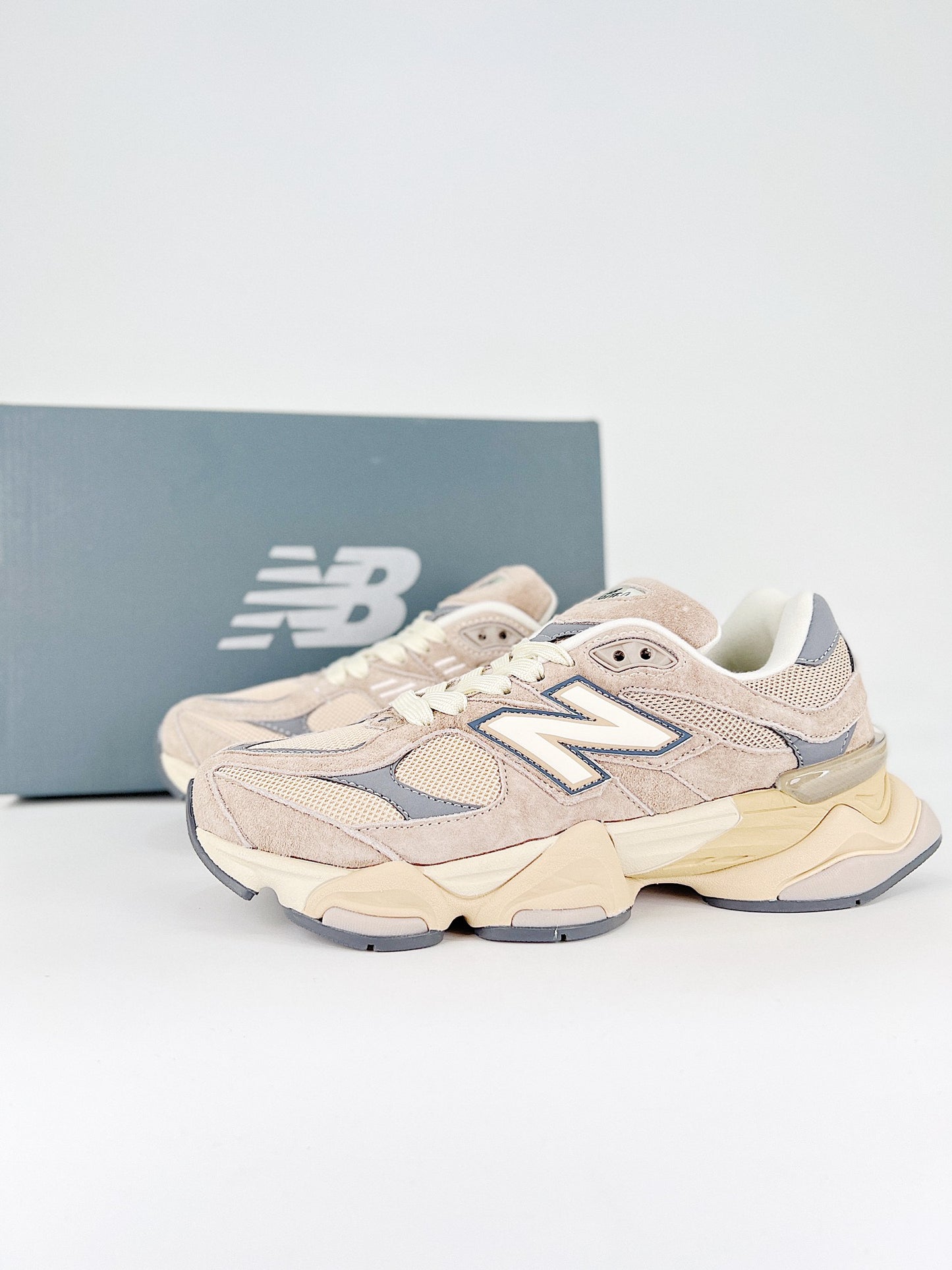 New Balance 9060 Driftwood Castlerock