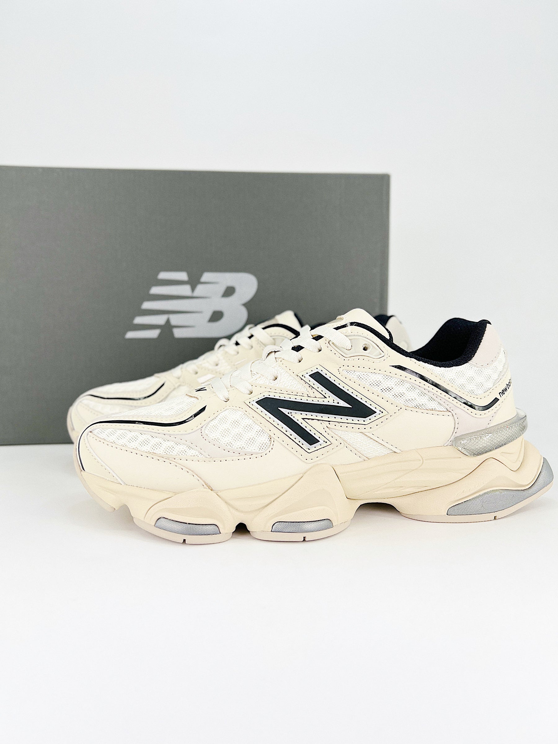 New Balance 9060 Turtledove Black Silver Metallic