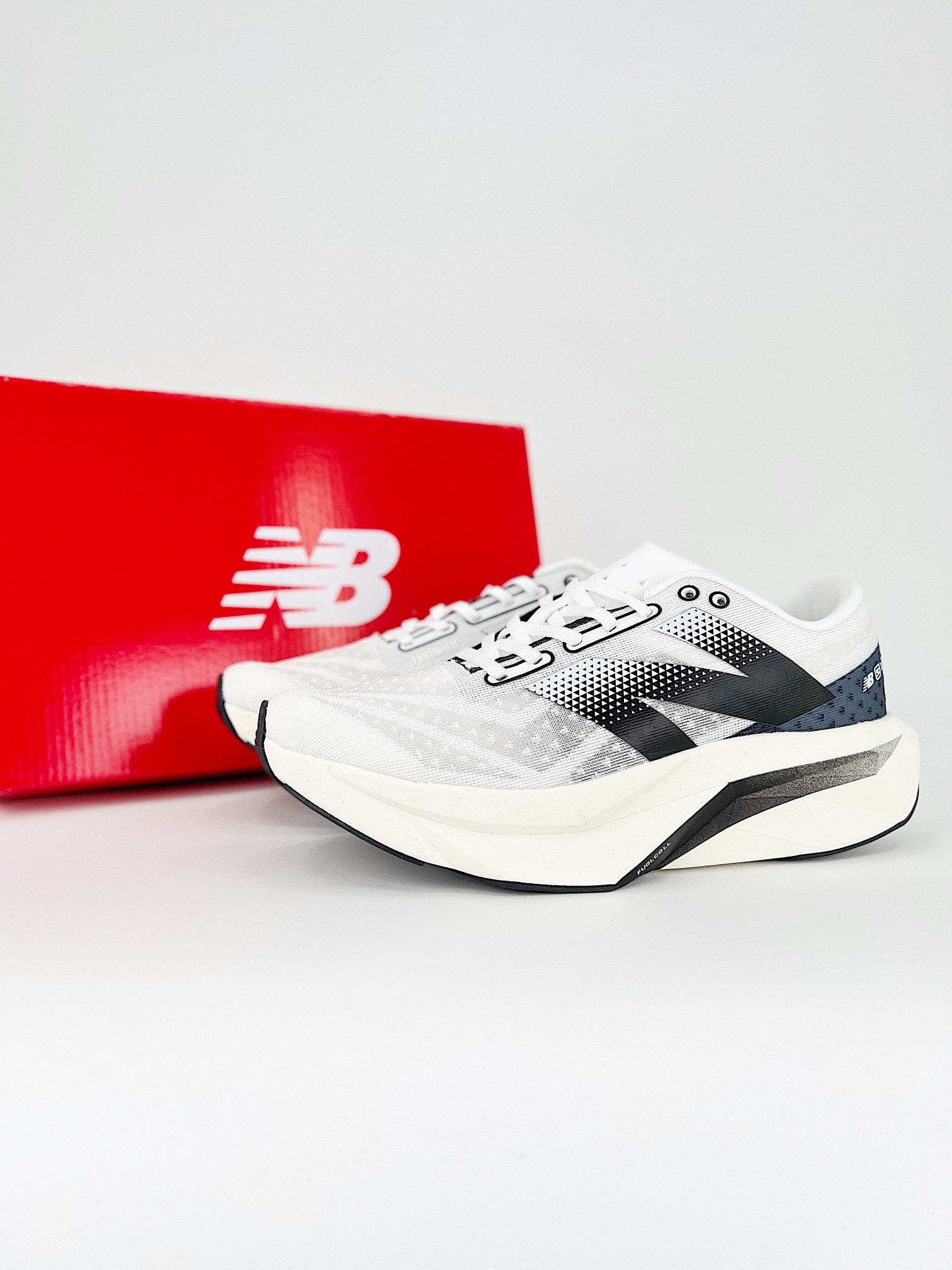 Tênis New Balance Fuelcell Supercomp Elite V4 – VK Sneakers