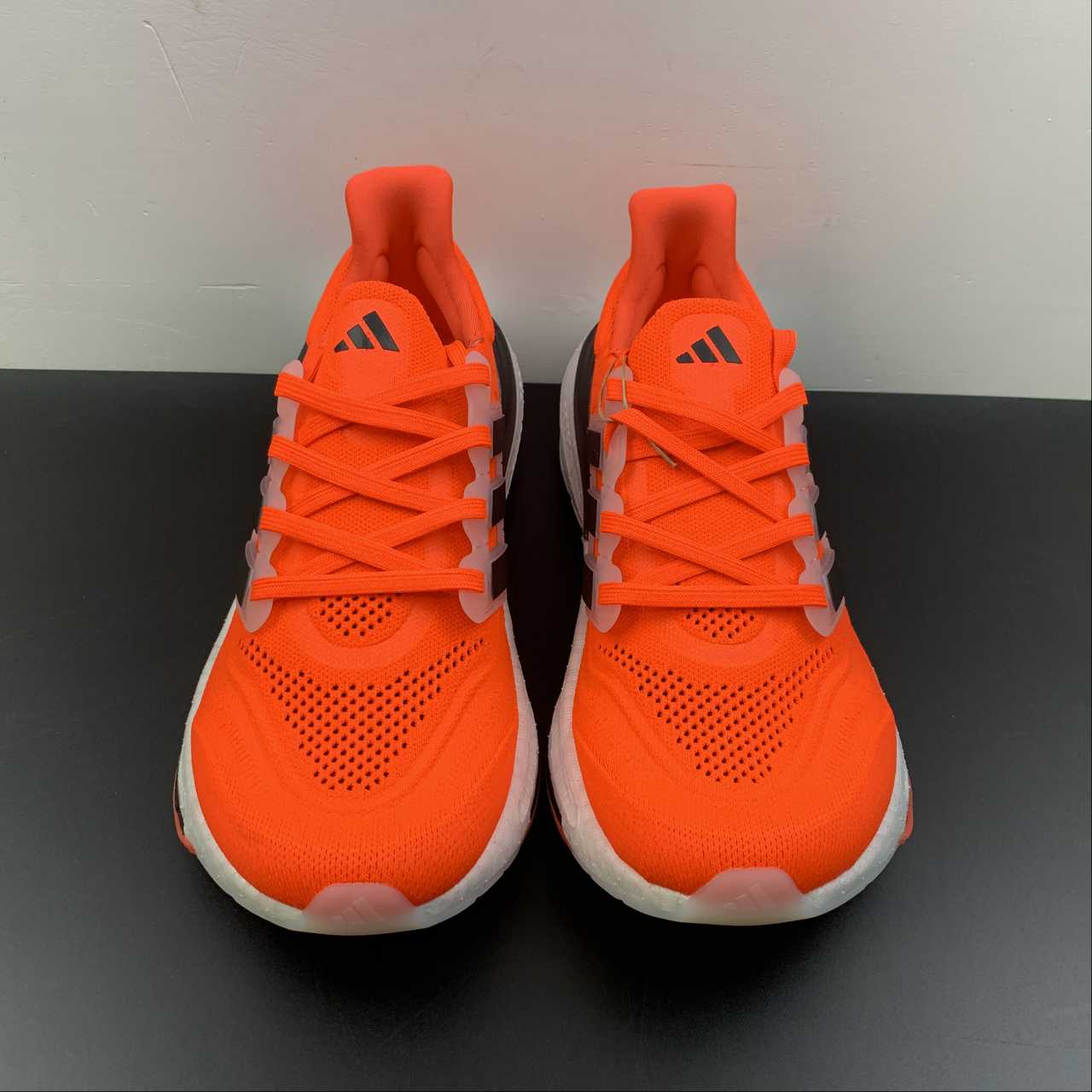 Tênis Adidas UltraBoost Light 23