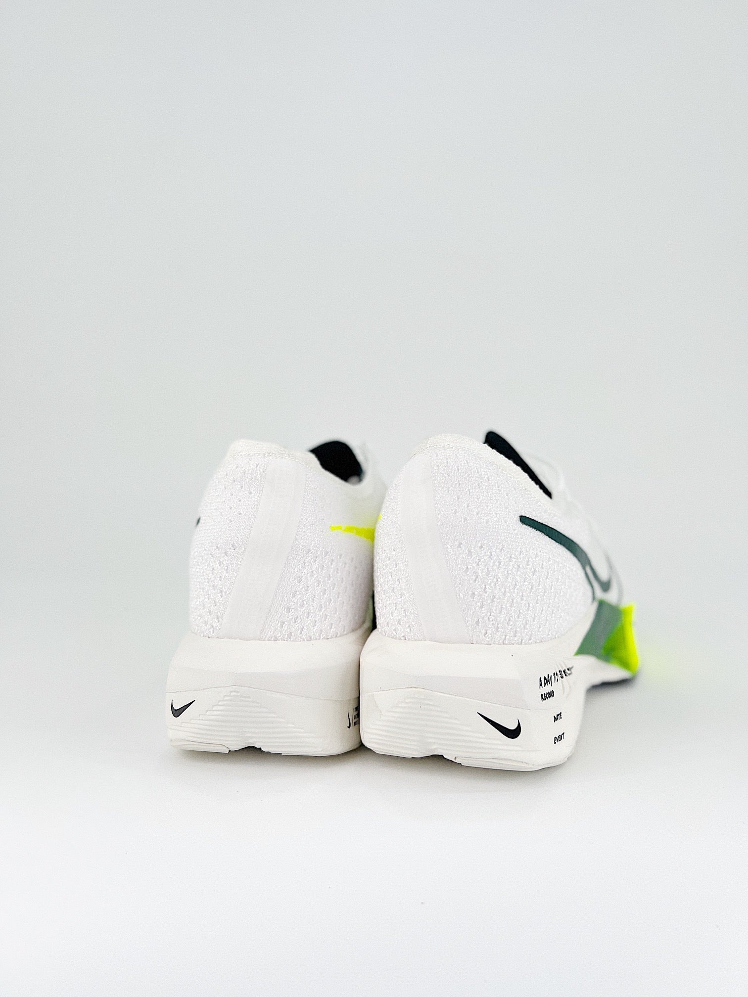 Tênis Nike Air Zoom X Vaporfly 3