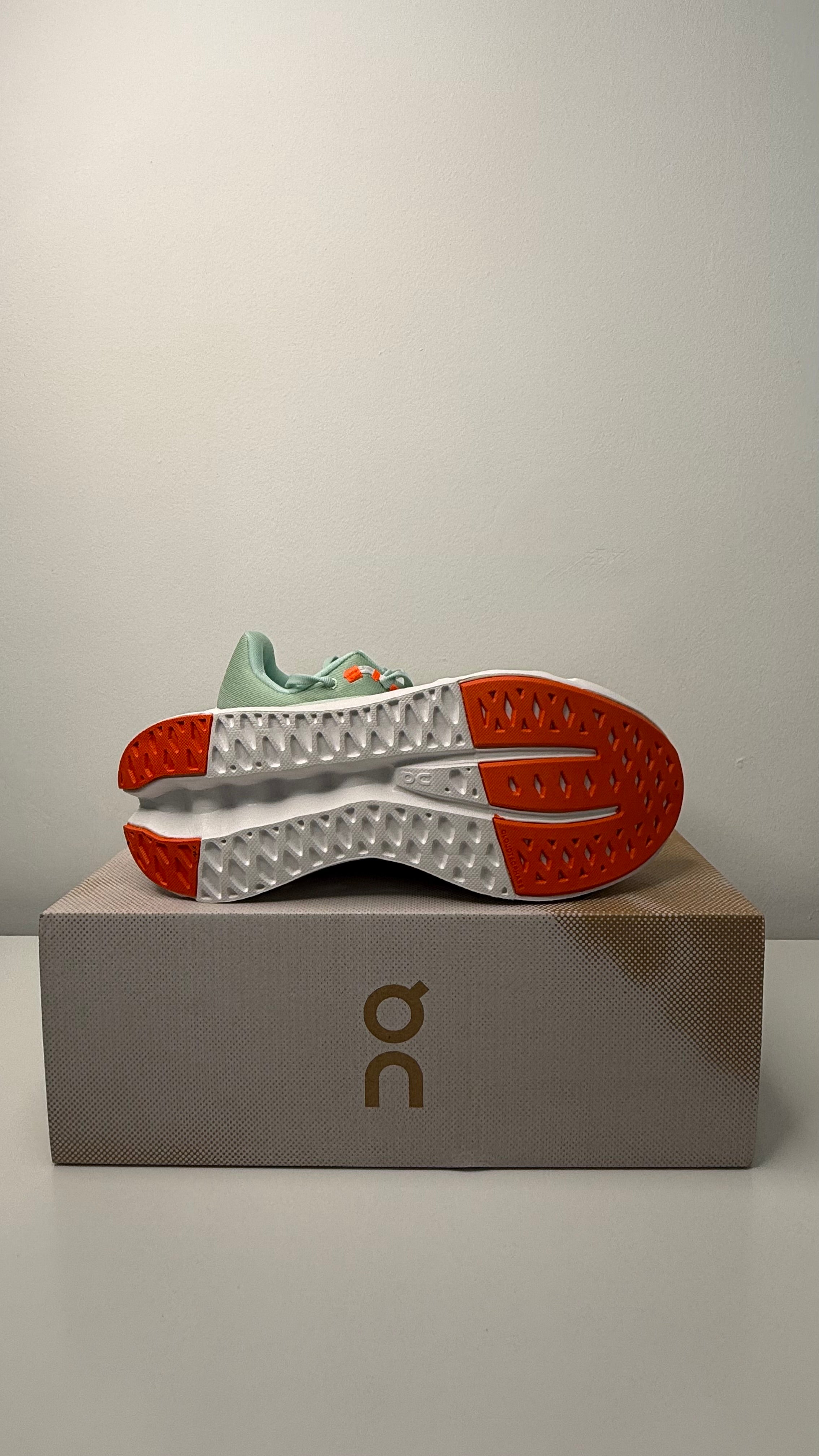 On Running Cloudsurfer Creek Branco - PRONTA ENTREGA