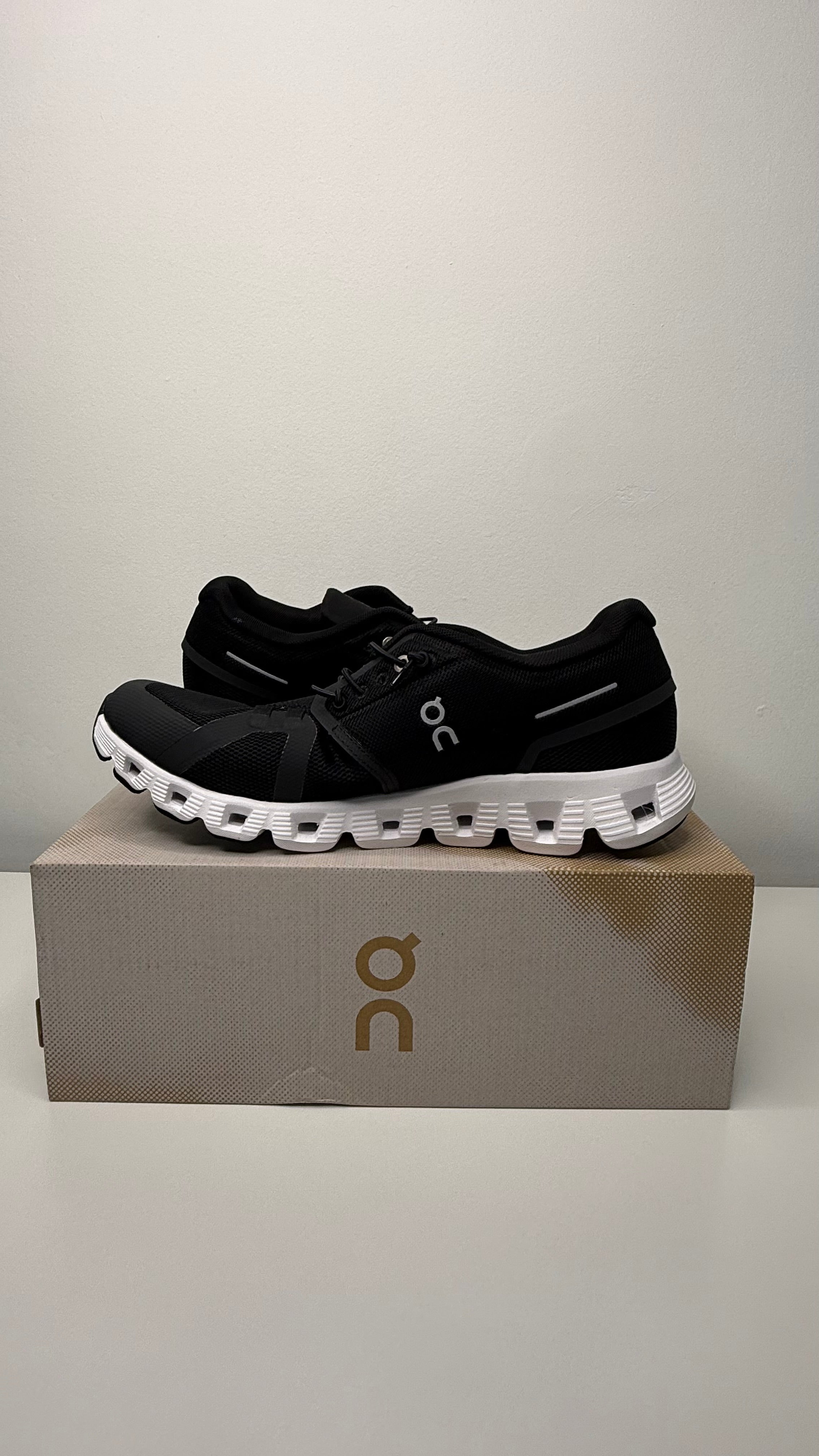 Tênis On Running Cloud 5 - PRONTA ENTREGA