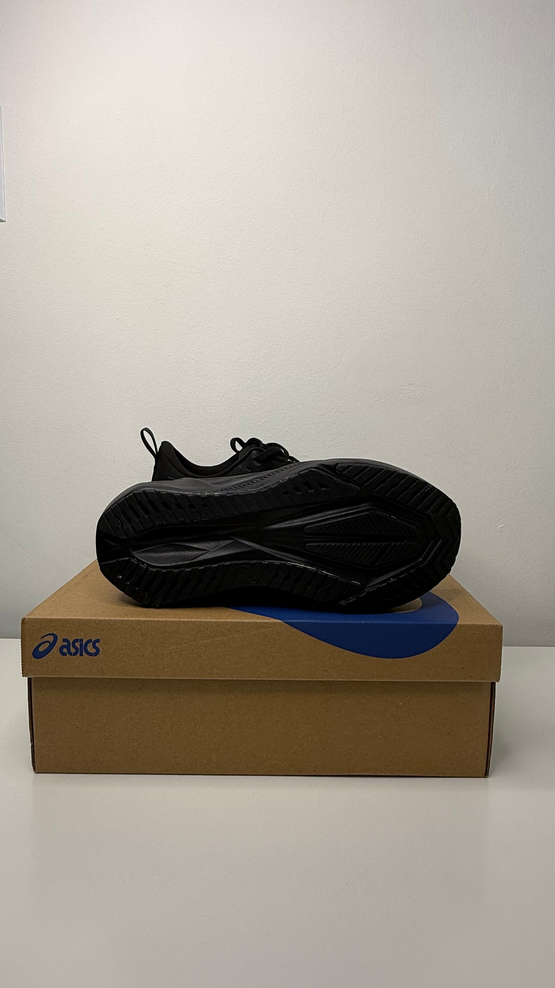 Tênis Asics Novablast 5 - PRONTA ENTREGA