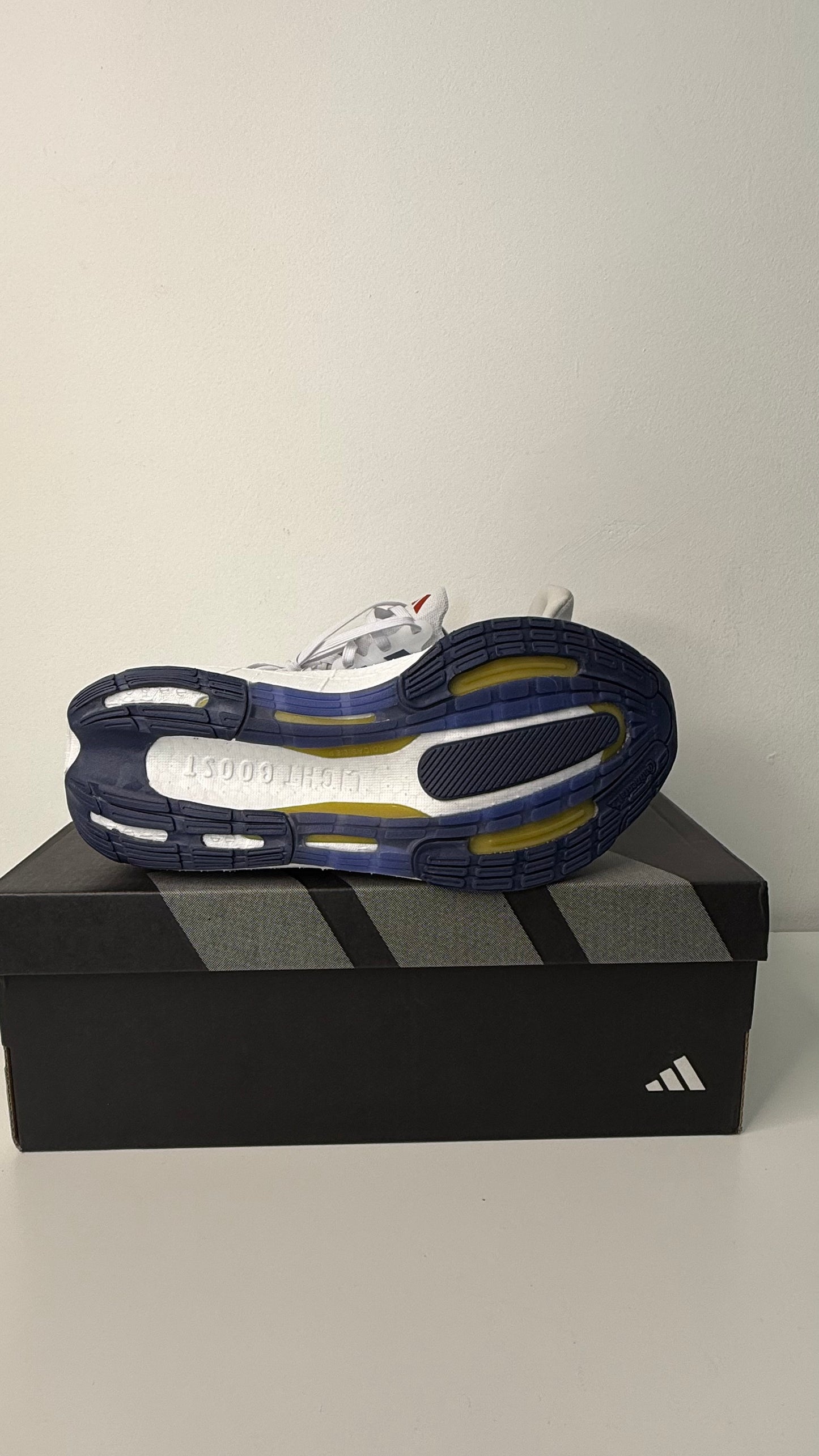 Tênis Adidas UltraBoost Light 23 - PRONTA ENTREGA