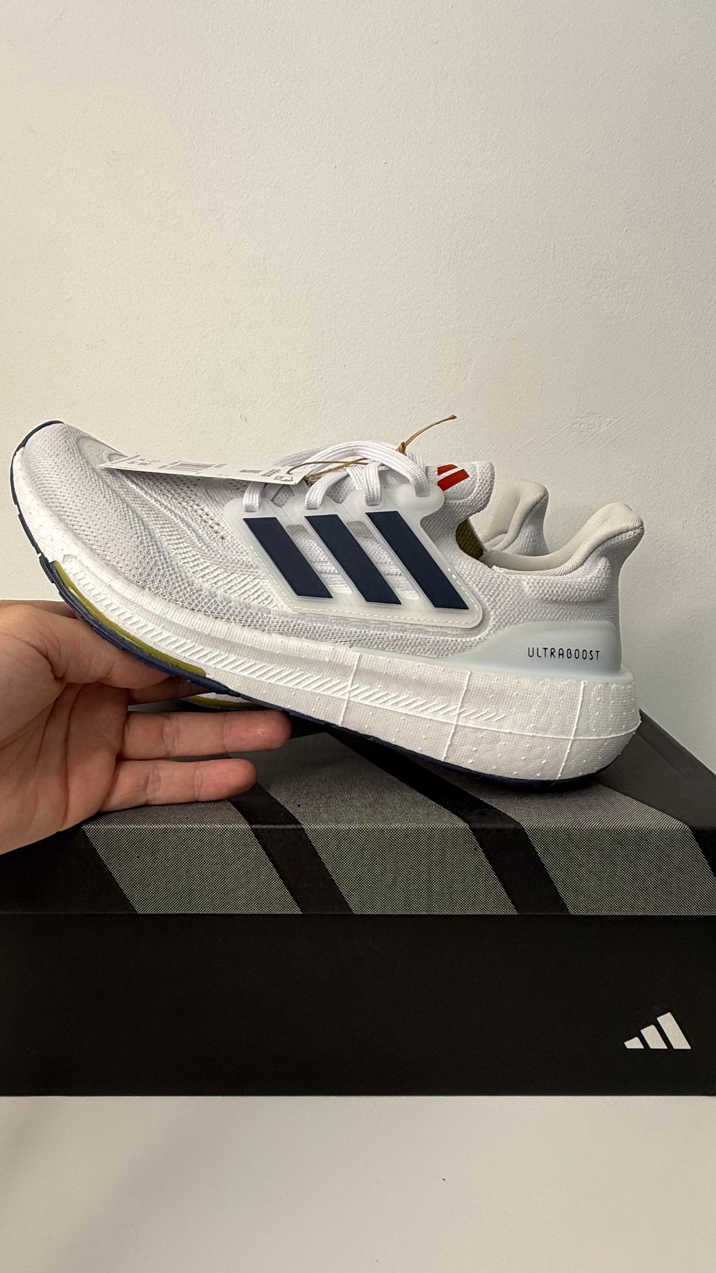 Tênis Adidas UltraBoost Light 23 - PRONTA ENTREGA