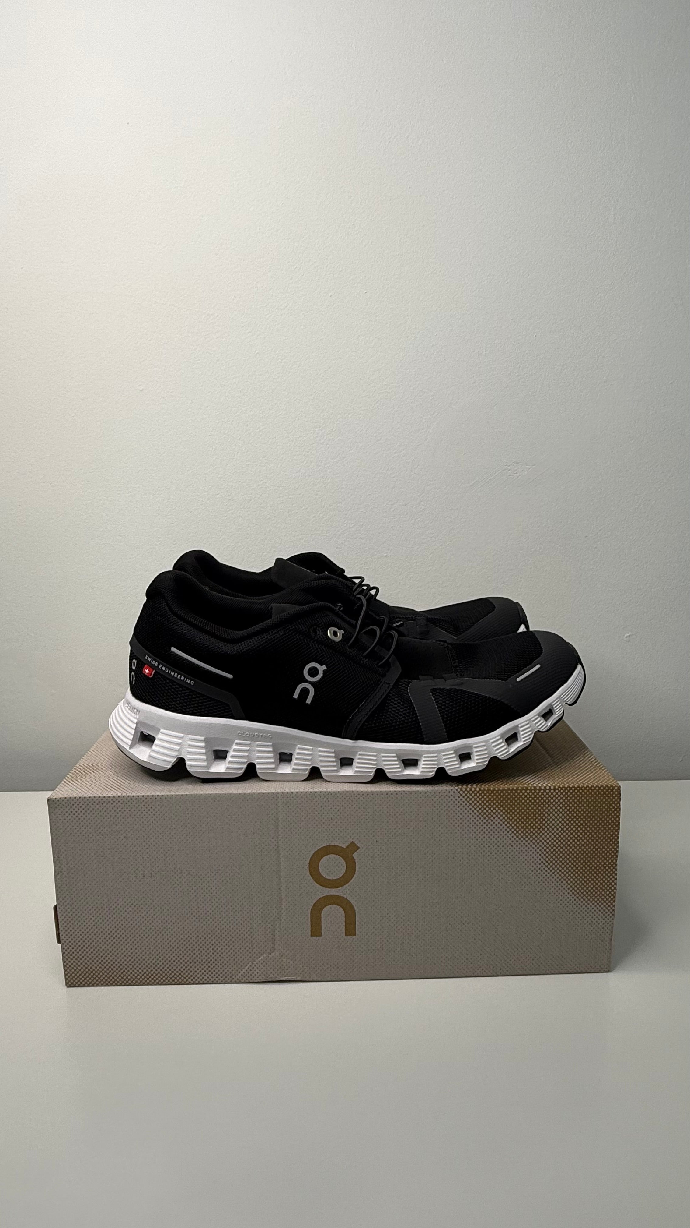 Tênis On Running Cloud 5 - PRONTA ENTREGA