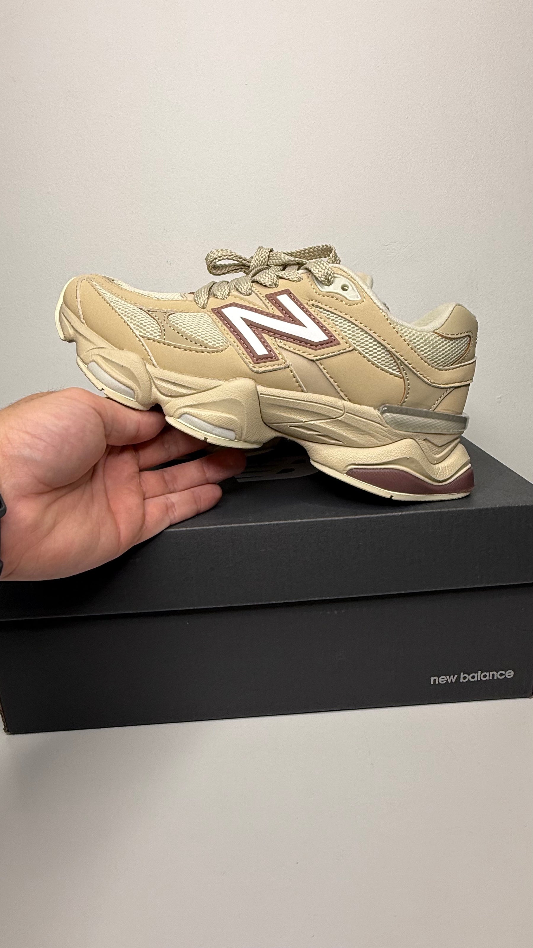 New Balance 9060 Bone Sparrow - PRONTA ENTREGA