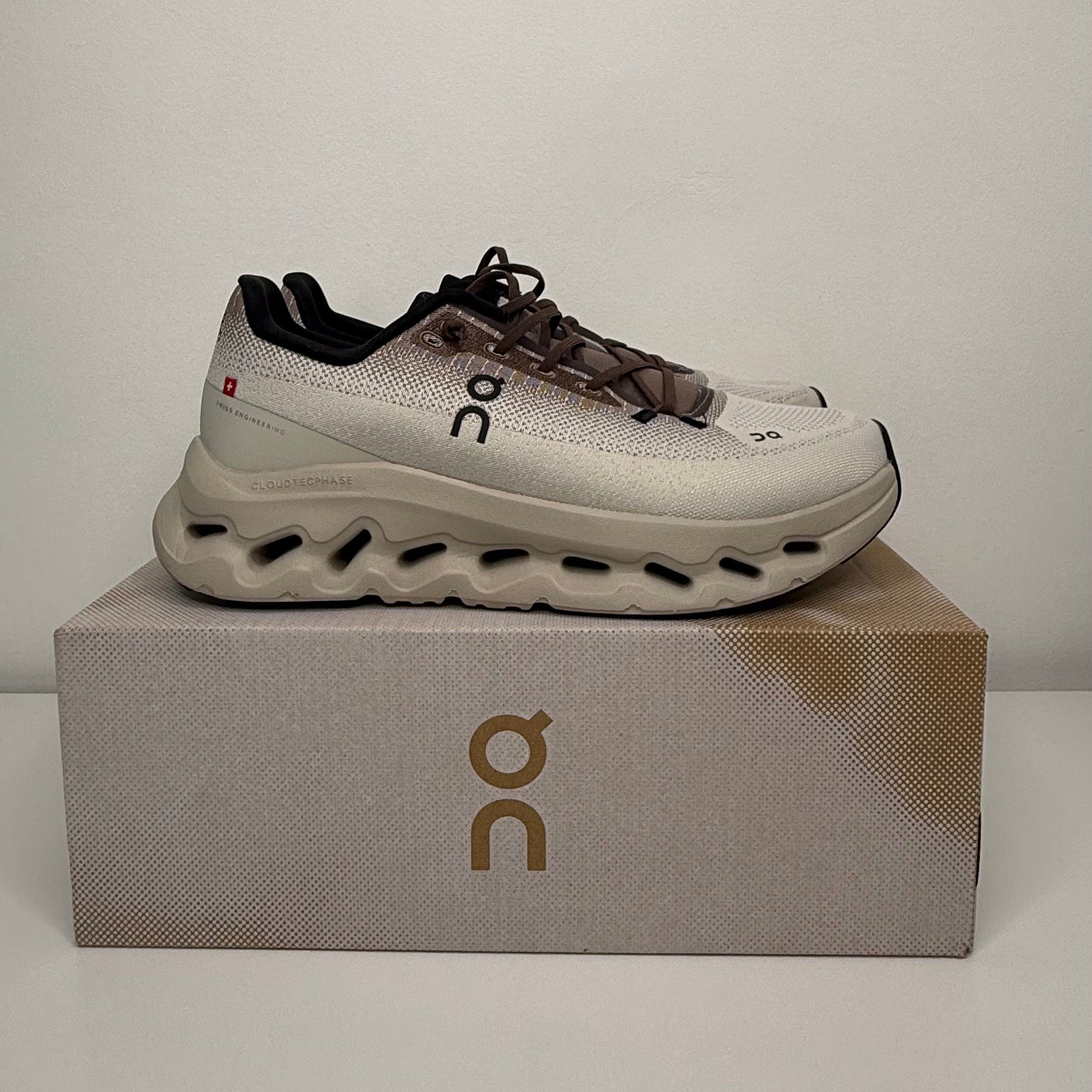 On Running Cloudtilt Clove Sand - PRONTA ENTREGA