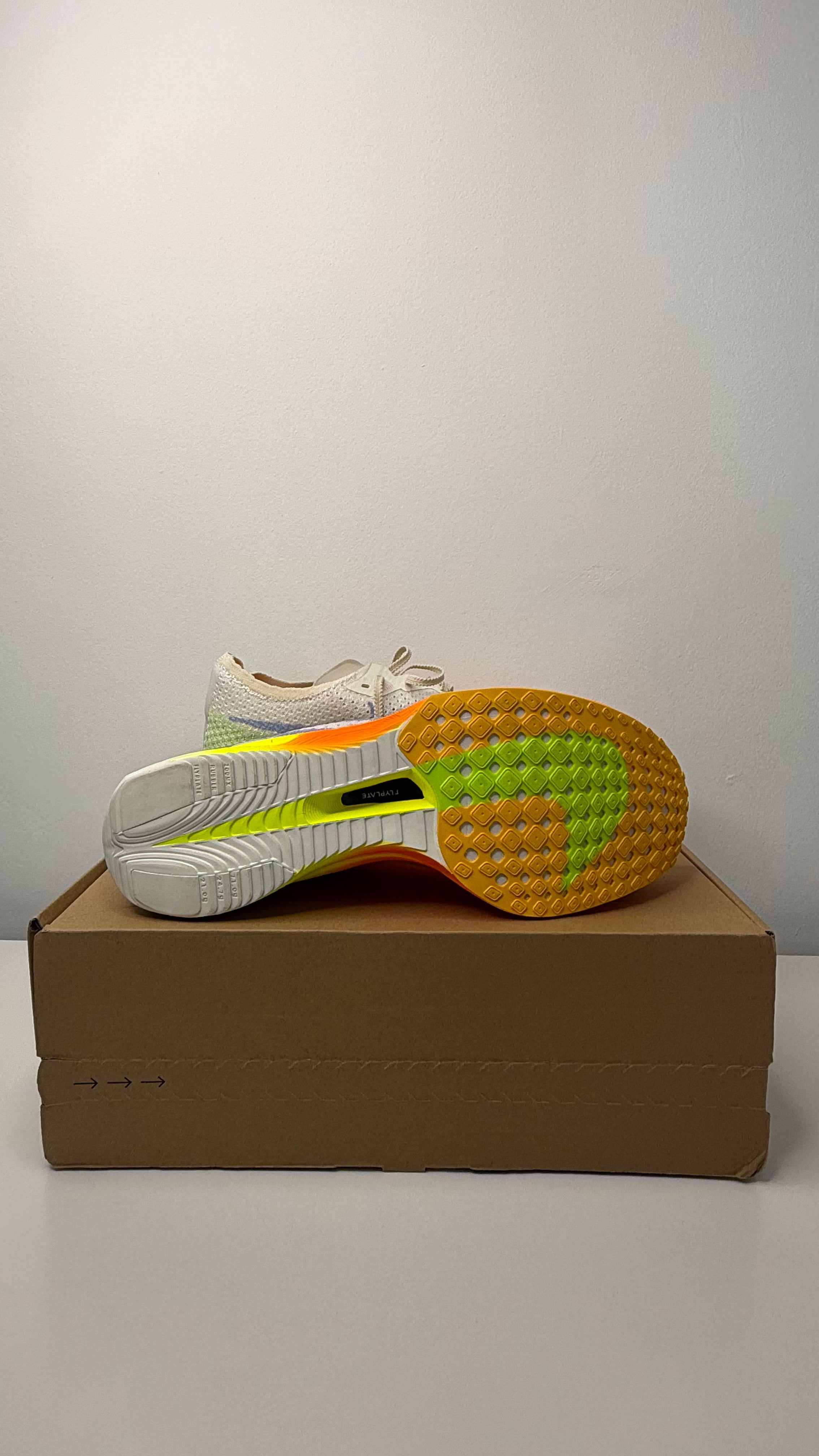 Tênis Nike Air Zoom X Vaporfly 3 - PRONTA ENTREGA