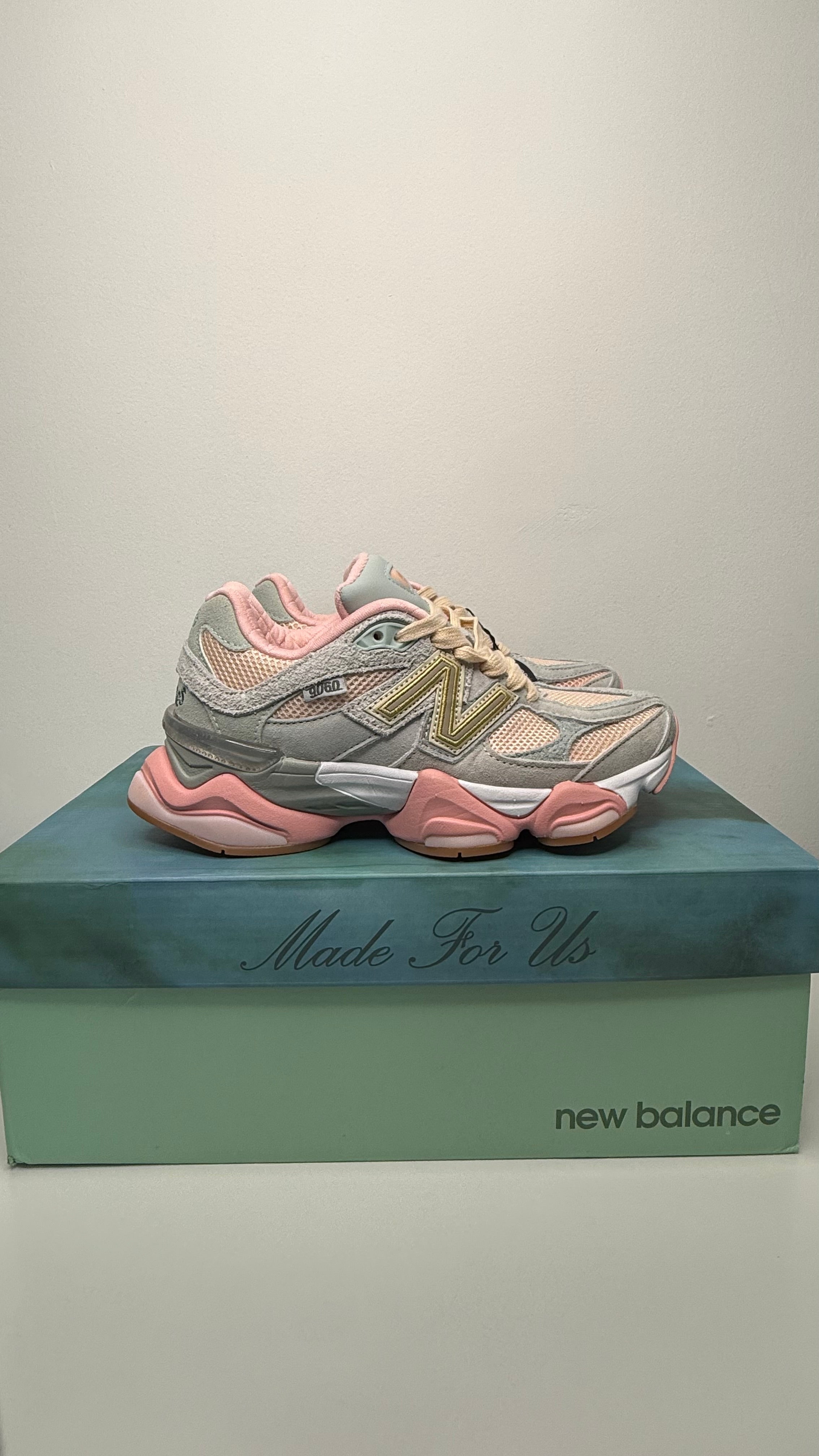 Joe Freshgoods x New Balance 9060 Baby Shower Blue - PRONTA ENTREGA