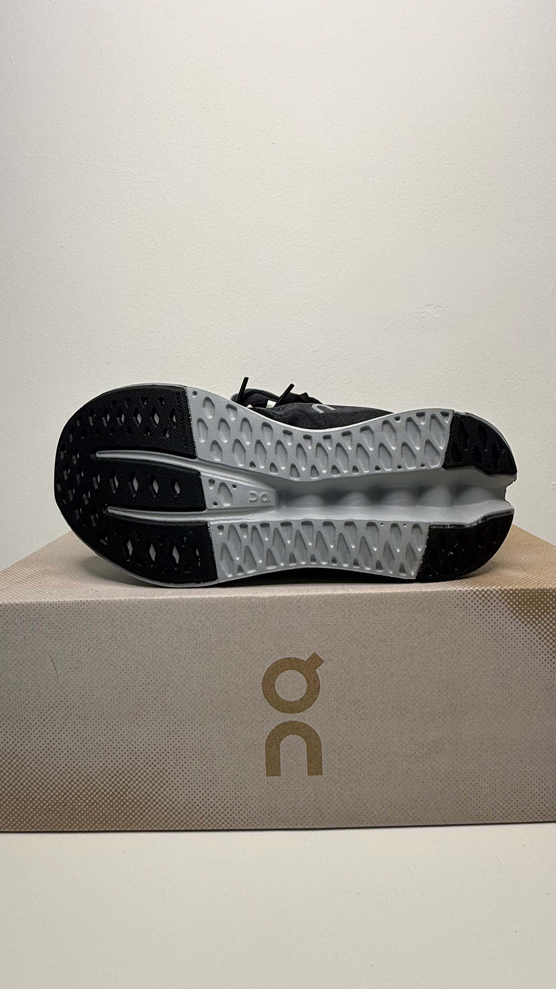 On Running Cloudsurfer Iron Glacier - PRONTA ENTREGA