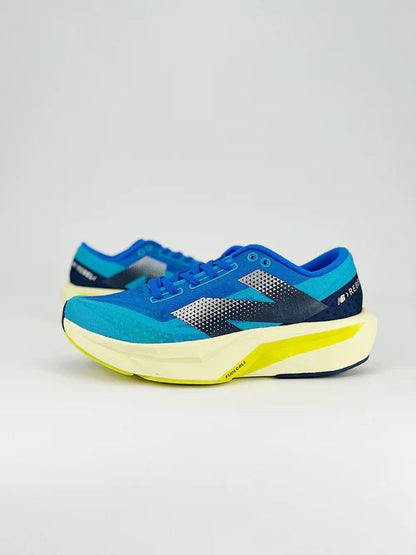 Tênis New Balance FuelCell Rebel V4