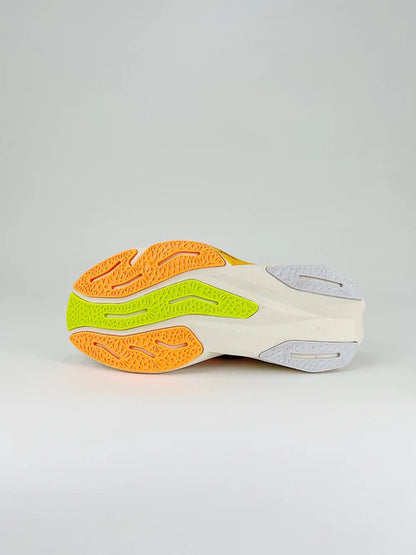 Tênis New Balance FuelCell Rebel V4