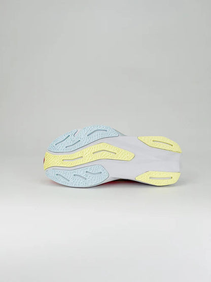 Tênis New Balance FuelCell Rebel V4