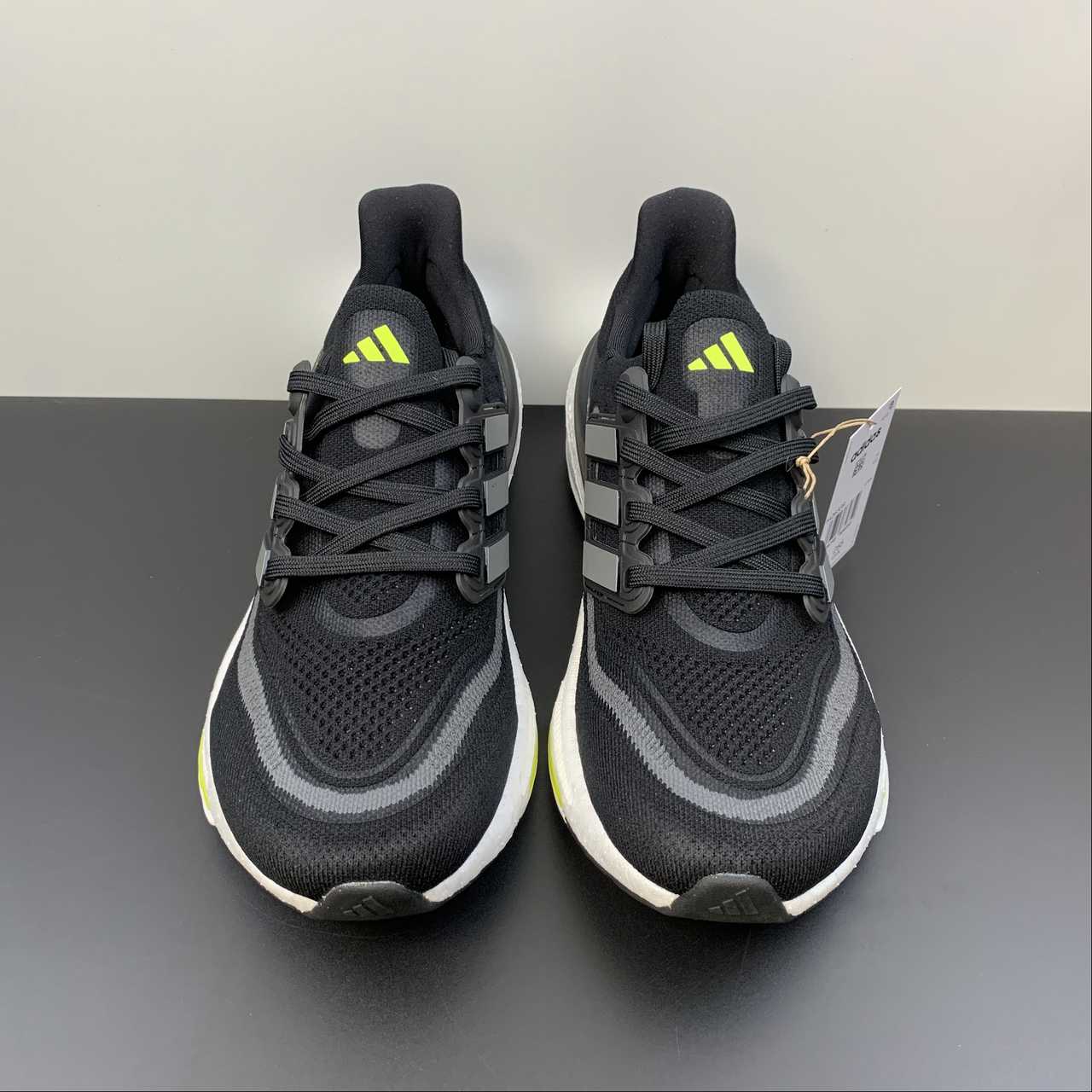 Tênis Adidas UltraBoost Light 23