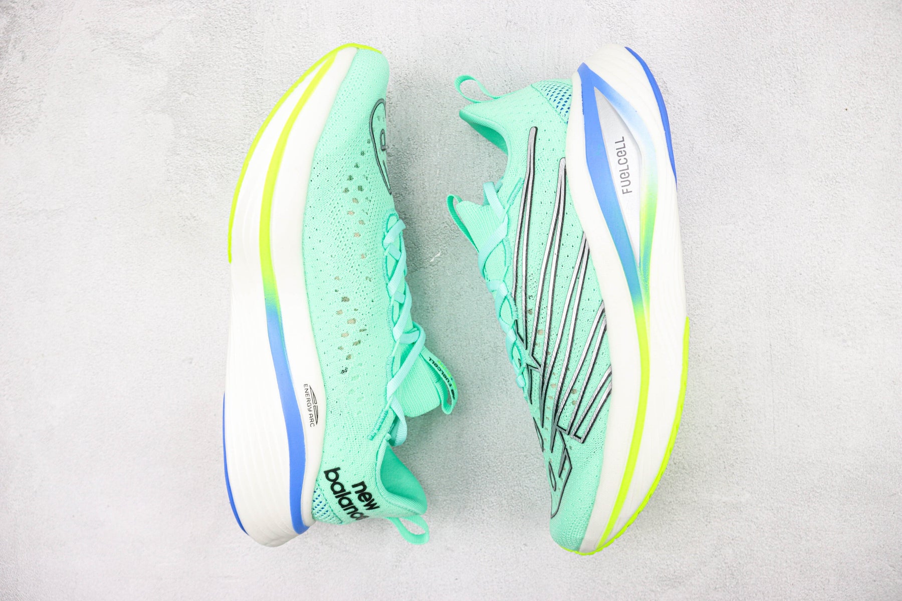 Tênis New Balance Fuelcell Supercomp Elite V3