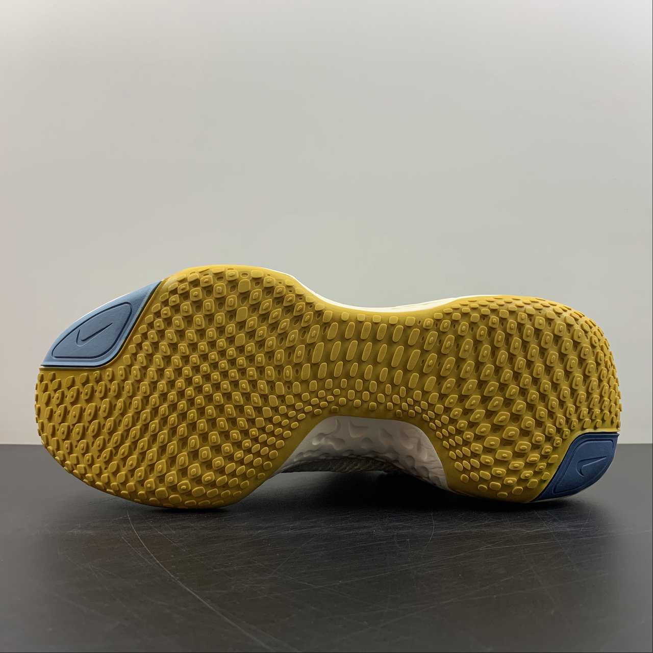 Tênis Nike ZoomX Invincible Run Flyknit 2