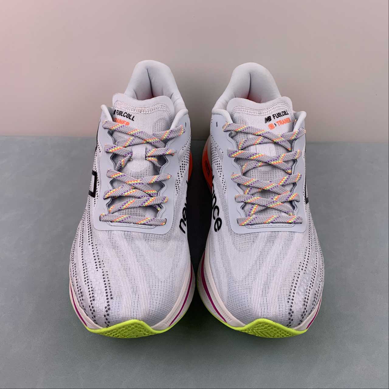 Tênis New Balance Fuelcell Supercomp Trainer V2