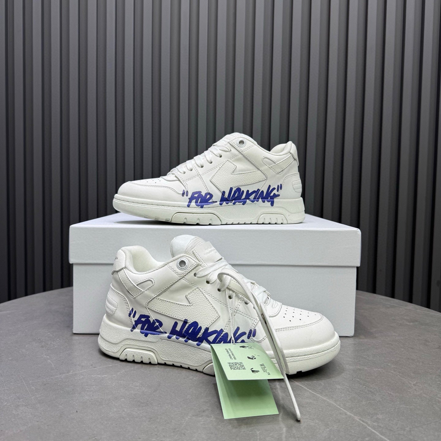 Tênis Off-White Out of Office For Walking